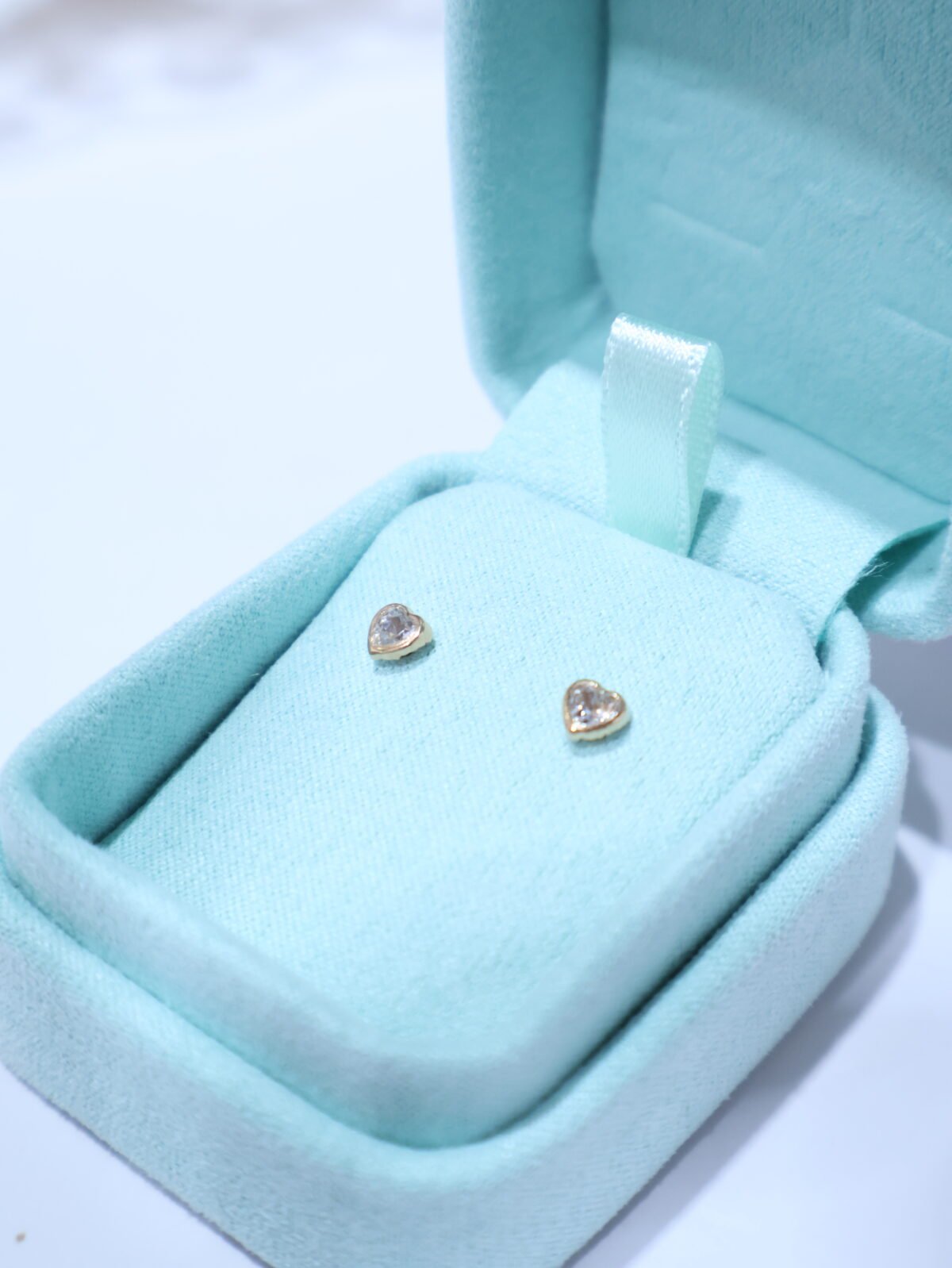 Arete Corazon Circon Blanco - Borde de Oro 18k - Imagen 2