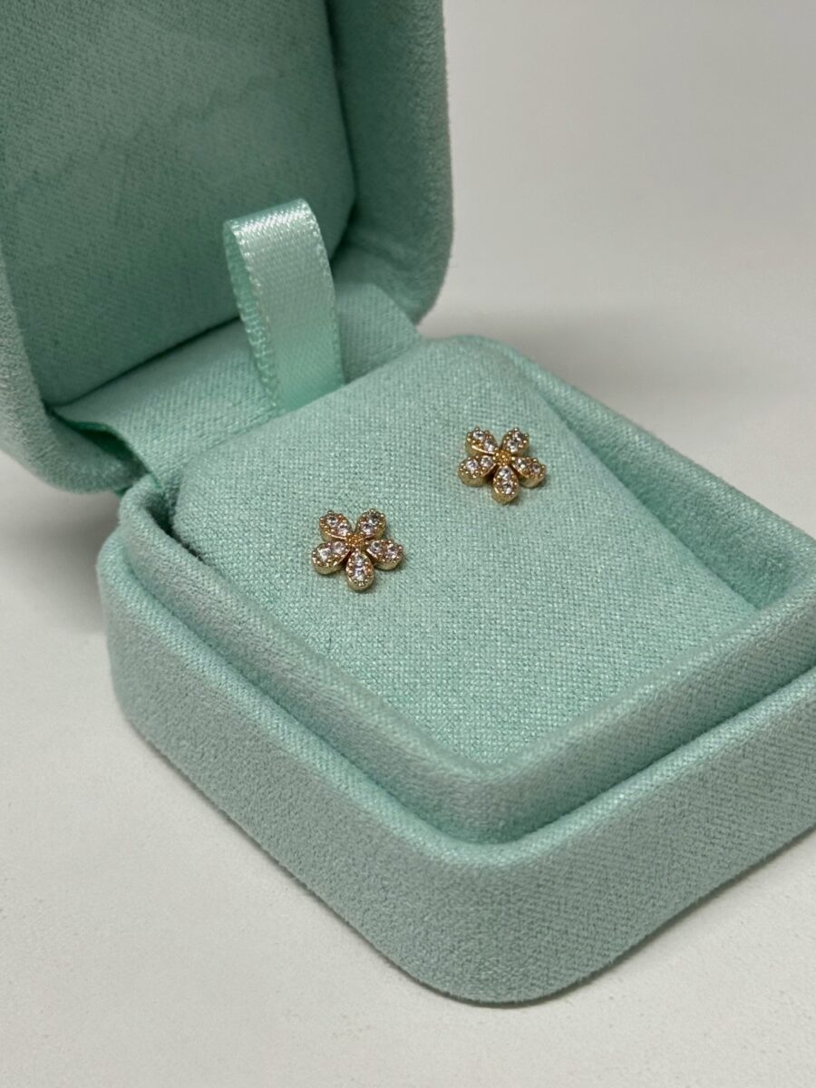 Arete Flor Acero con baño de Oro - Imagen 2