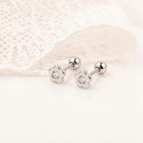 Arete Plata Flor Pequeña con Circón